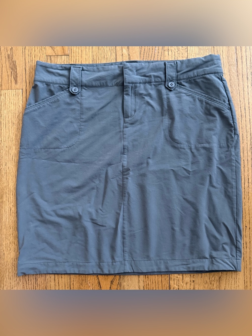 Lolë Gray Stretch Performance Hiking Travel Skirt
